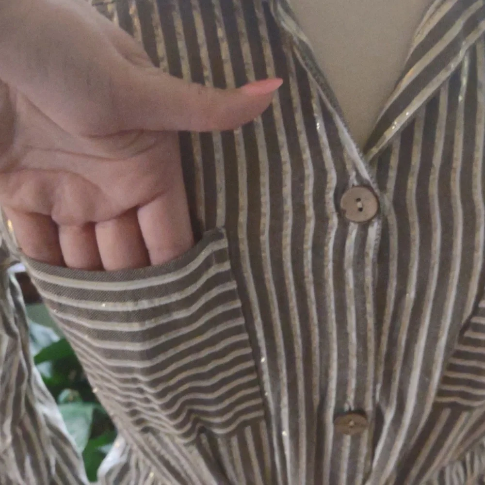 Size LG long sleeve adjustble cuff metallic button down midi dress grey/gold/sil - Picture 6 of 11